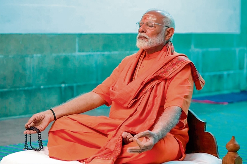 ਮੋਦੀ ਨੇ ਵਿਵੇਕਾਨੰਦ ਮੈਮੋਰੀਅਲ &rsquo;ਚ ਸੂਰਜ ਨੂੰ ਅਰਘ ਦਿੱਤਾ