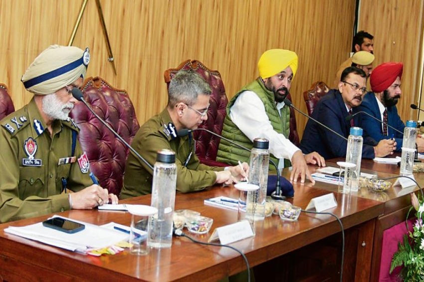 ਲੋਕ ਸਭਾ ਚੋਣਾਂ: ਮੁੱਖ ਮੰਤਰੀ ਵੱਲੋਂ ਪੁਲੀਸ ਅਫ਼ਸਰਾਂ ਨਾਲ ਮੀਟਿੰਗ