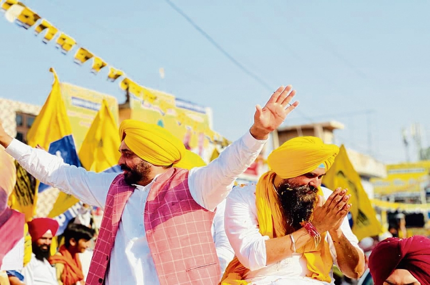 ਭਗਵੰਤ ਮਾਨ ਵੱਲੋਂ &lsquo;ਆਪ&rsquo; ਉਮੀਦਵਾਰਾਂ ਦੇ ਹੱਕ ਵਿੱਚ ਧੂੰਆਂਧਾਰ ਪ੍ਰਚਾਰ