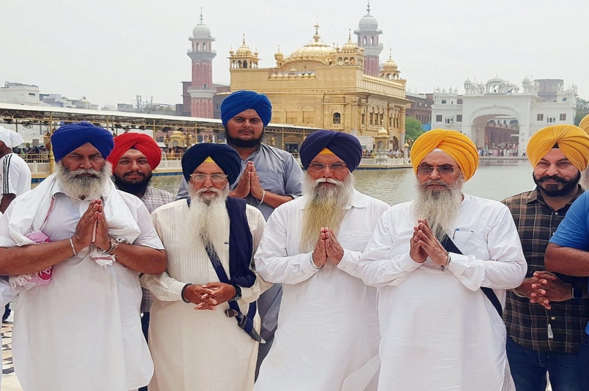 ਸ਼੍ਰੋਮਣੀ ਅਕਾਲੀ ਦਲ ਸੁਧਾਰ ਲਹਿਰ ਦੇ ਆਗੂ ਦਰਬਾਰ ਸਾਹਿਬ ਨਤਮਸਤਕ