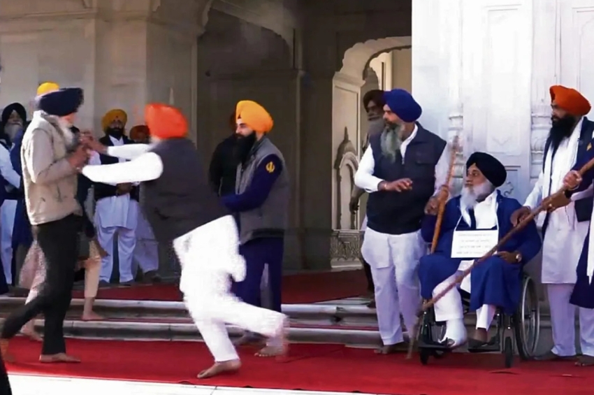 ਹਰਿਮੰਦਰ ਸਾਹਿਬ ਦੇ ਬਾਹਰ ਪਹਿਰੇਦਾਰ ਵਜੋਂ ਸੇਵਾ ਨਿਭਾਅ ਰਹੇ ਸੁਖਬੀਰ ’ਤੇ ਹਮਲਾ