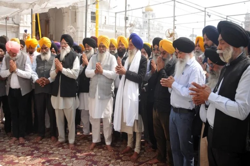 ਸਿੱਖ ਜਥੇਬੰਦੀਆਂ ਦੇ ਨੁਮਾਇੰਦਿਆਂ ਵੱਲੋਂ ਅਕਾਲ ਤਖ਼ਤ ’ਤੇ ਅਰਦਾਸ