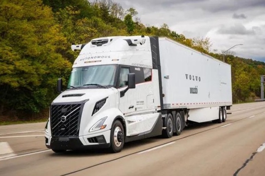 ਕੈਲੀਫੋਰਨੀਆ: ਡਰਾਈਵਿੰਗ ਲਾਈਸੈਂਸ ਰੱਦ ਕਰਨ ਦੀ ਯੋਜਨਾ ਵਿਰੁੱਧ ਪਰਵਾਸੀ ਟਰੱਕ ਡਰਾਈਵਰਾਂ ਵੱਲੋਂ ਕੇਸ ਦਰਜ