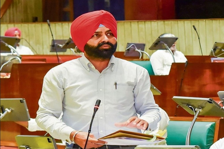 ਅਧਿਕਾਰੀ ਦੀ ਖੁਦਕੁਸ਼ੀ ਤੋਂ ਬਾਅਦ ਪੰਜਾਬ ਦੇ ਕੈਬਨਿਟ ਮੰਤਰੀ ਲਾਲਜੀਤ ਸਿੰਘ ਵੱਲੋਂ ਅਸਤੀਫ਼ਾ