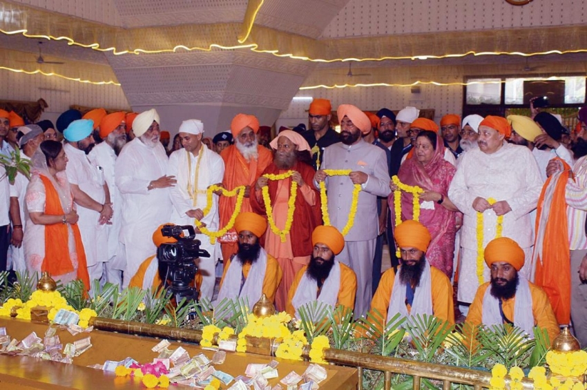 ਸ੍ਰੀ ਹੇਮਕੁੰਟ ਸਾਹਿਬ ਲਈ ਸ਼ਰਧਾਲੂਆਂ ਦਾ ਪਹਿਲਾ ਜਥਾ ਰਵਾਨਾ